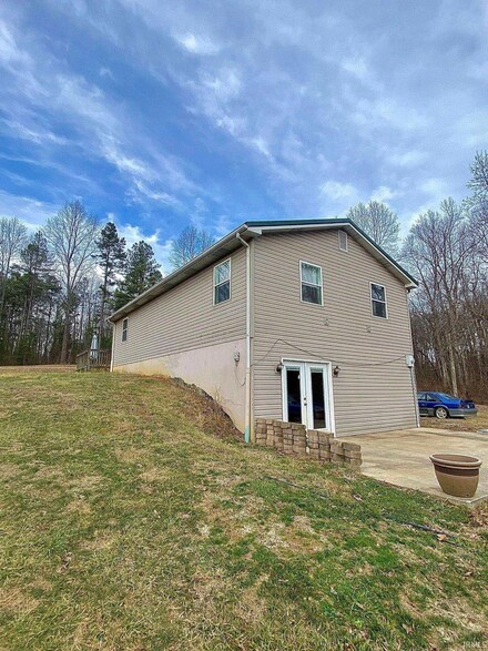 11644 Aster Rd, Tell City, IN 47586
