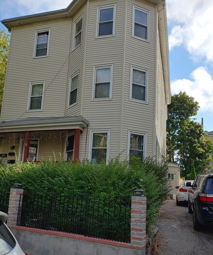 6 Fay St, Worcester, MA 01604