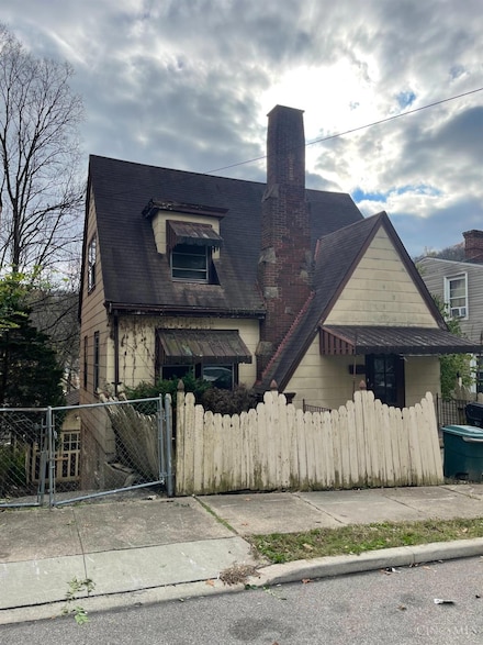 1851 Denham St, Cincinnati, OH 45225