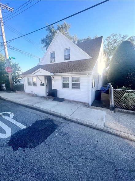 97 Ebony Ct, Brooklyn, NY 11229