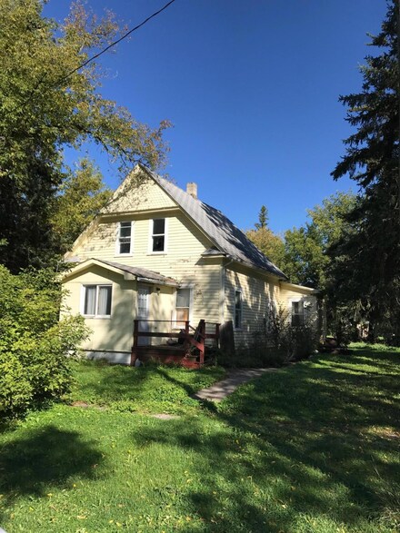 421 Thayer Ave, Aneta, ND 58212