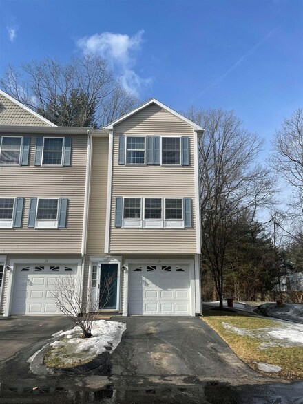 1029 S Mammoth Rd Unit 24, Manchester, NH 03109