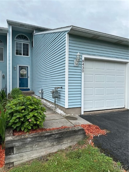 8430 Fathom Dr, Baldwinsville, NY 13027