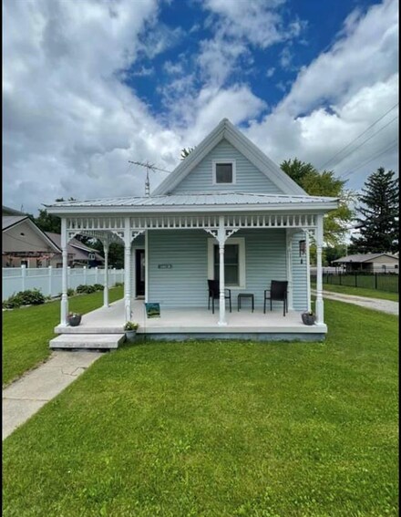 102 E 3rd St, West Lebanon, IN 47991