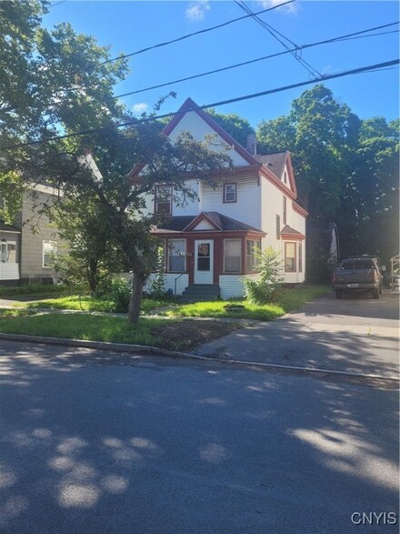 215 W Beard Ave, Syracuse, NY 13205