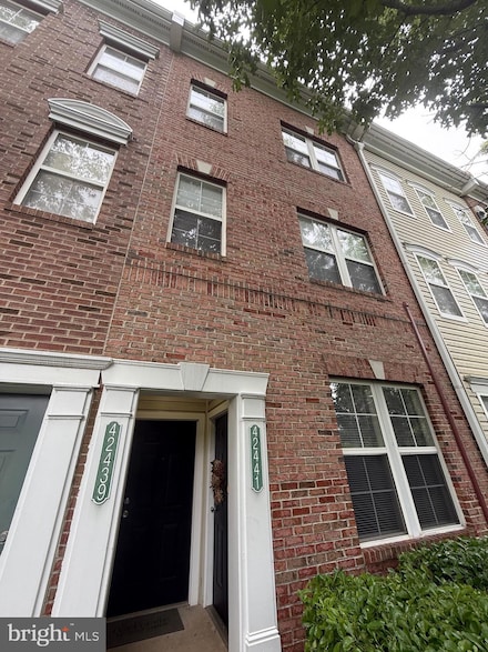42439 Rockrose Square, Ashburn, VA 20148