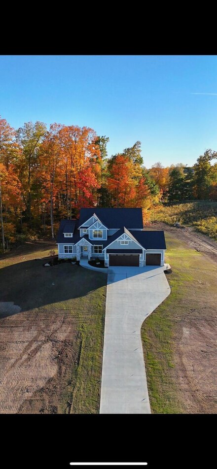 3228 Hideaway Dr, Caledonia, MI 49316