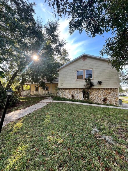 941 Mill Road Ln, Port Orange, FL 32127