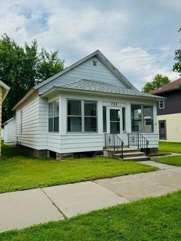 722 E Sanborn St, Winona, MN 55987
