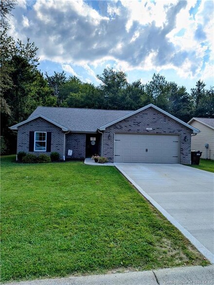 109 Parkside Dr, Hanover, IN 47243