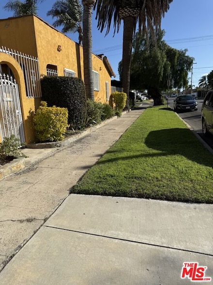 1457 W 92nd St, Los Angeles, CA 90047
