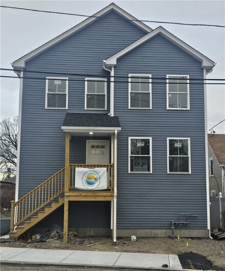 104 Rugby St, Providence, RI 02905