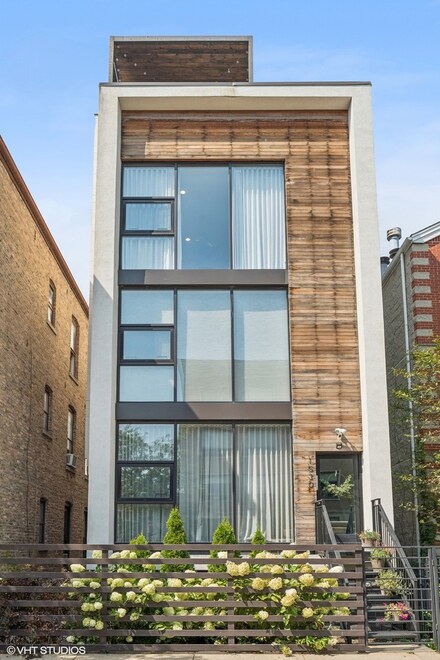 1530 W Chestnut St Unit 3, Chicago, IL 60642