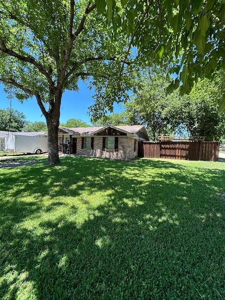 1113 Vista Dr, Mesquite, TX 75149