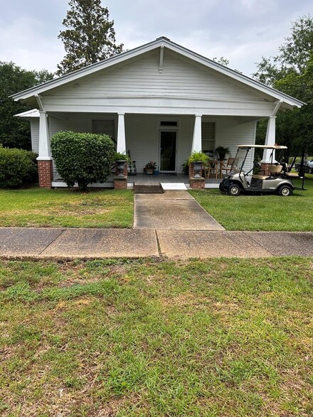 835 4th Ave, Rochelle, GA 31079