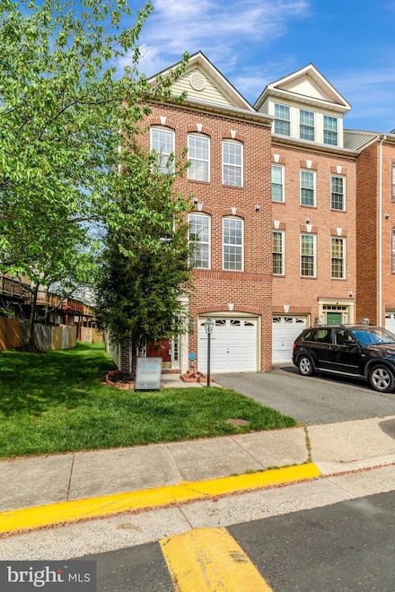 13051 Park Crescent Cir, Herndon, VA 20171
