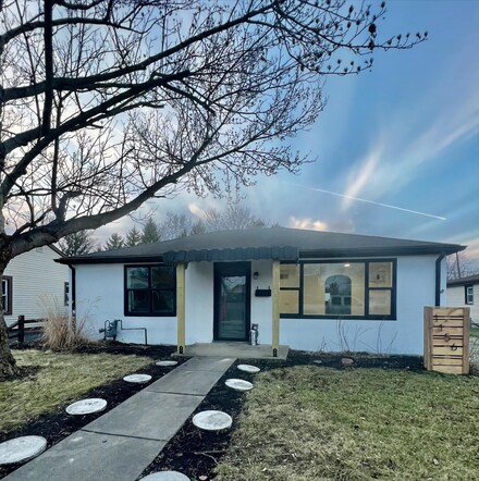 1156 Dolsen St, Frankfort, IN 46041