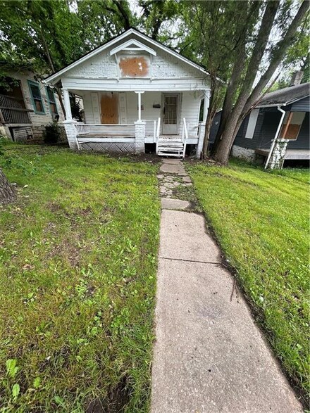 3403 E 62nd St, Kansas City, MO 64130