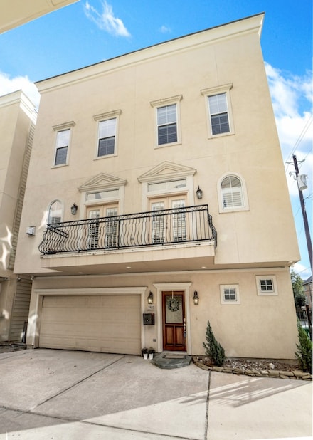 1502 Birdsall St, Houston, TX 77007