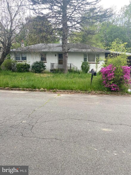 93 Oregon Ave, Ewing, NJ 08638