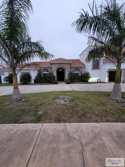 5609 Wild Bird Ln, Brownsville, TX 78526