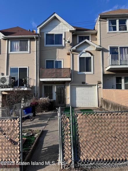 20 Tappen Ct, Staten Island, NY 10304