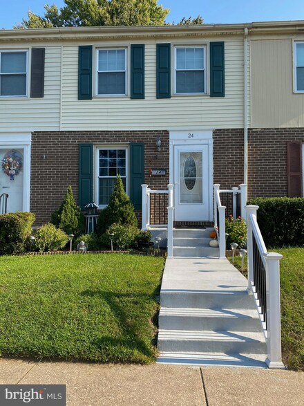 24 Coatsbridge Ct, Nottingham, MD 21236