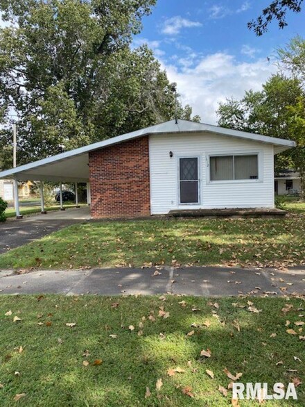1612 Market St, Metropolis, IL 62960