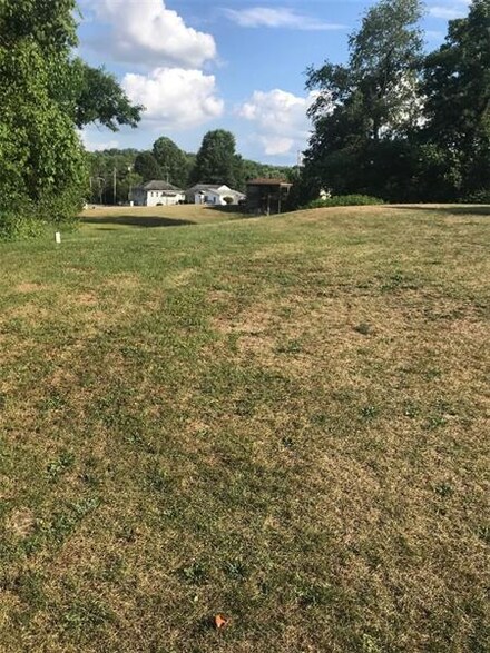 714 E Church Ave, Masontown, PA 15461
