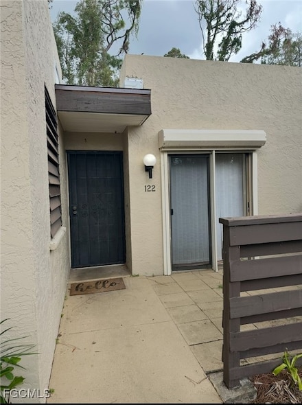 122 Pinebrook Dr, Fort Myers, FL 33907