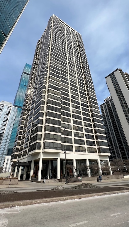 360 E Randolph St Unit 2303, Chicago, IL 60601