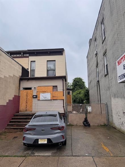 556 Westside Ave, Jc, West Bergen, NJ 07304