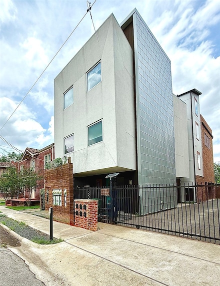 1311 Isabella St, Houston, TX 77004