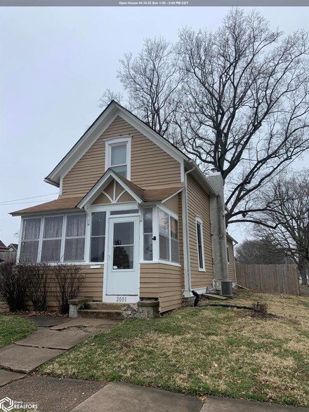 2001 S 4th St, Burlington, IA 52601