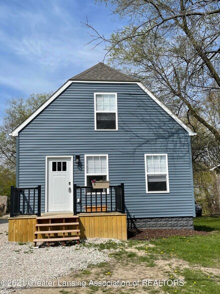 529 N Grace St, Lansing, MI 48917