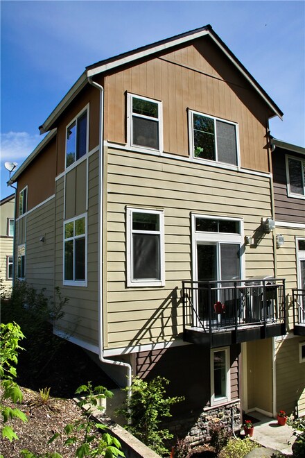 2277 NW Hidden Ln, Issaquah, WA 98027