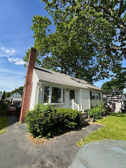 127 Winthrop Ave, Lowell, MA 01851
