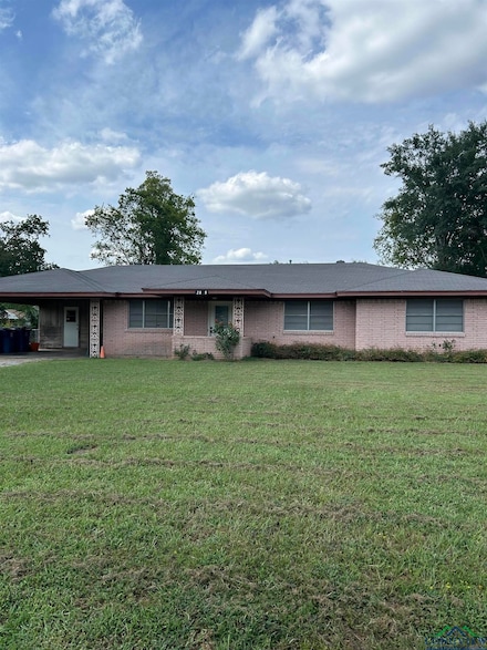 2809 Darwin St, Kilgore, TX 75662