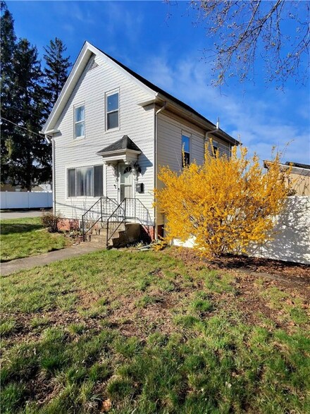 23 Merino St, Johnston, RI 02919