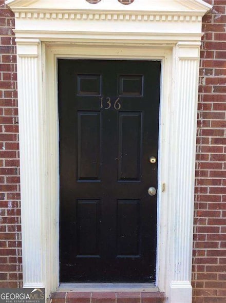 136 Sterling Ct, Alpharetta, GA 30004