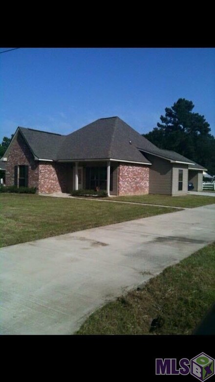 16436 Delia St, French Settlement, LA 70733