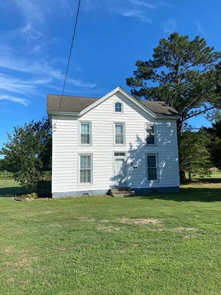 19190 Willett St, Parksley, VA 23421