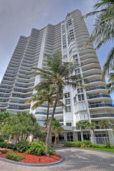 16711 Collins Ave Unit 602, Sunny Isles Beach, FL 33160