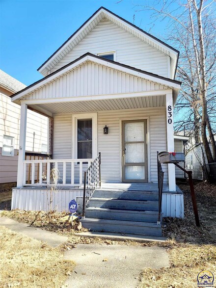 830 SW Clay St, Topeka, KS 66606