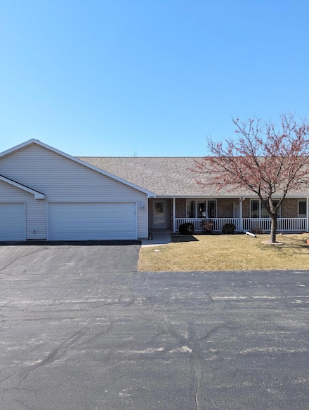 1520 Berrywood Ct, Sheboygan, WI 53081