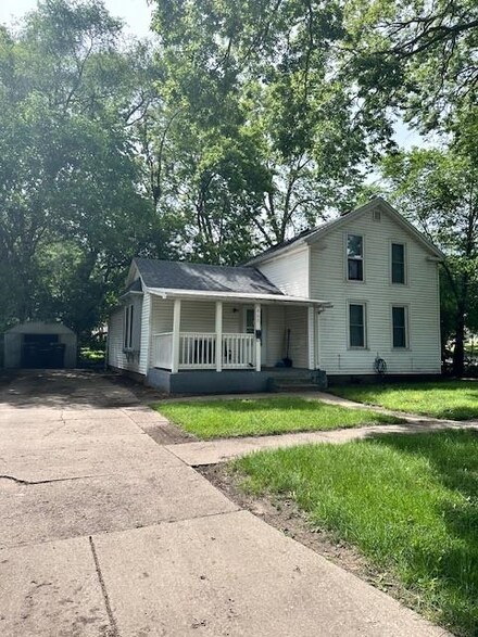 860 Vine St, Beloit, WI 53511