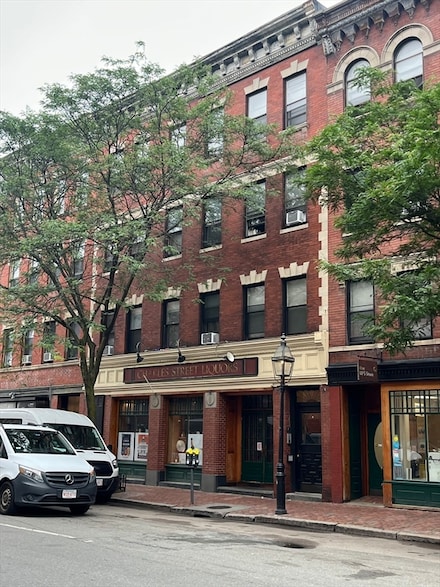 141-143 Charles St, Boston, MA 02114