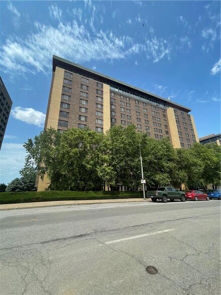 600 E 8th St Unit 9B, Kansas City, MO 64106