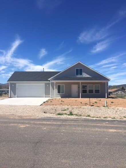 86 S 475 E, Enterprise, UT 84725