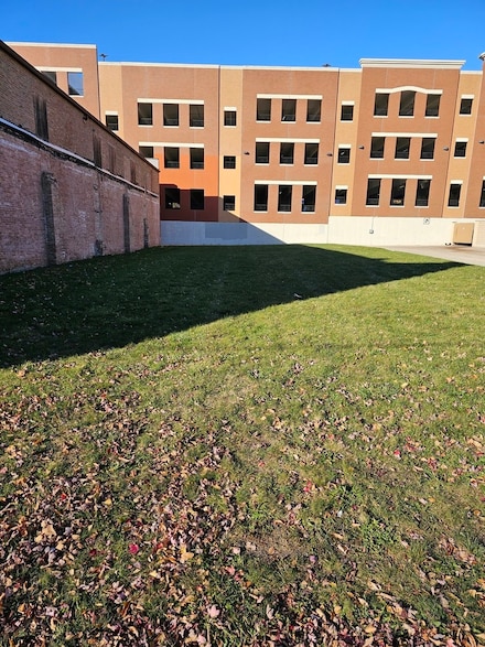 216 Prairie St, Elgin, IL 60120